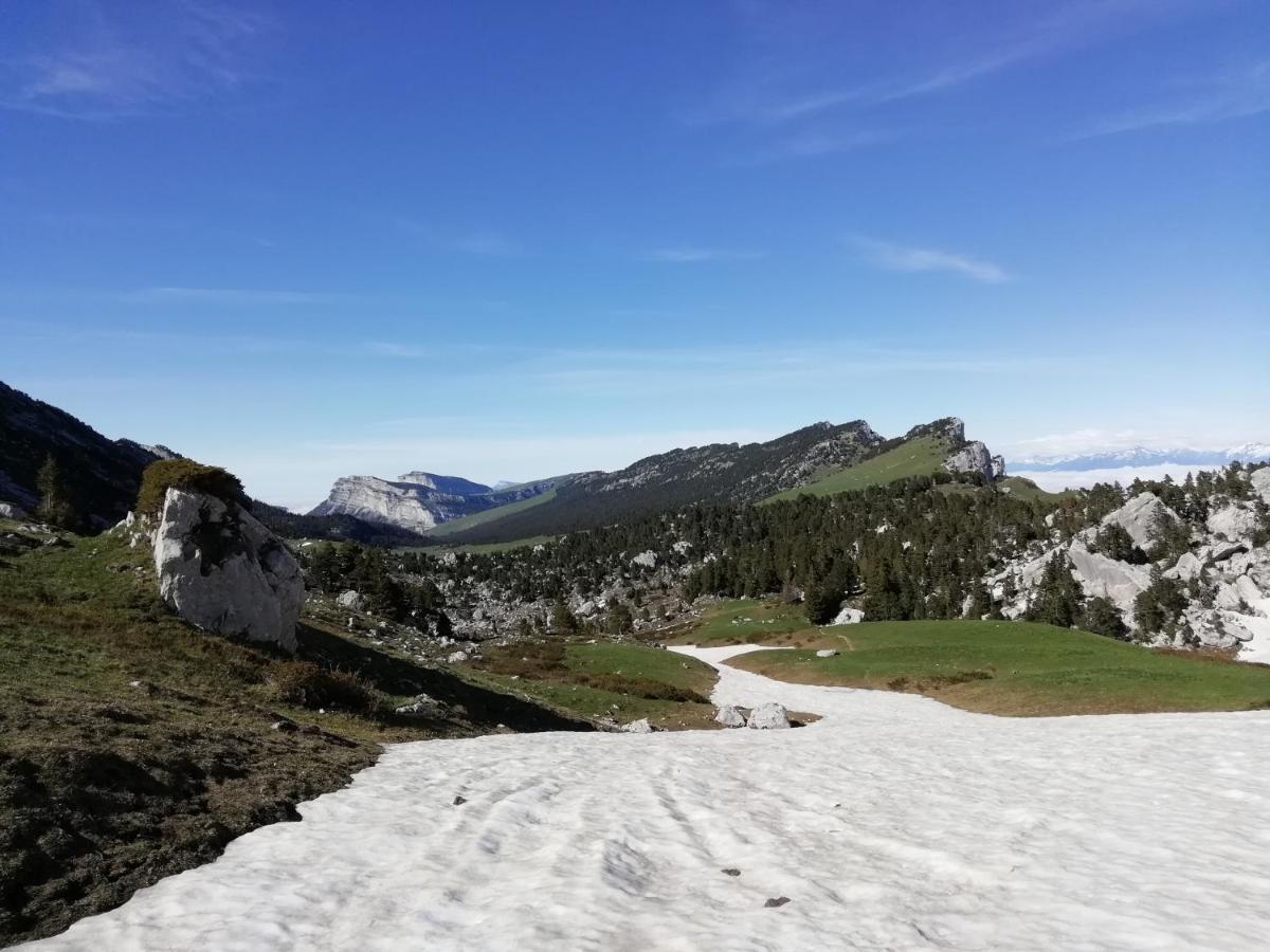 Le Charmant Somme - Vue Et Terrasse Privative Saint-Pierre-d'Entremont  Kültér fotó